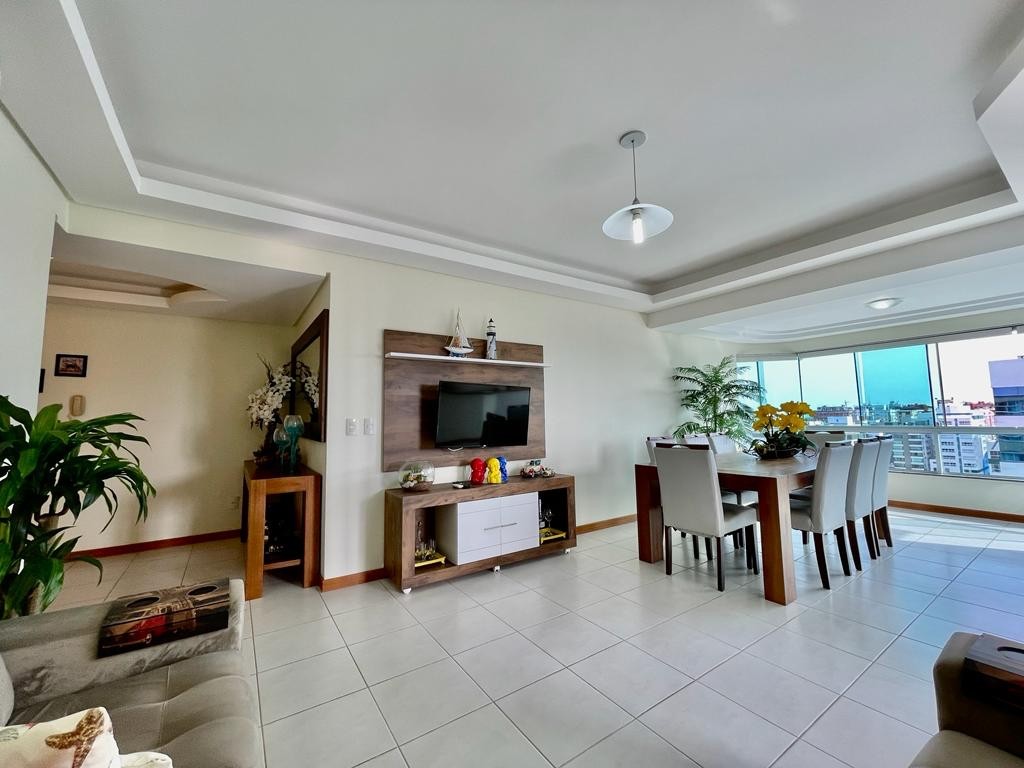 Apartamento, 3 quartos, 155 m² - Foto 2