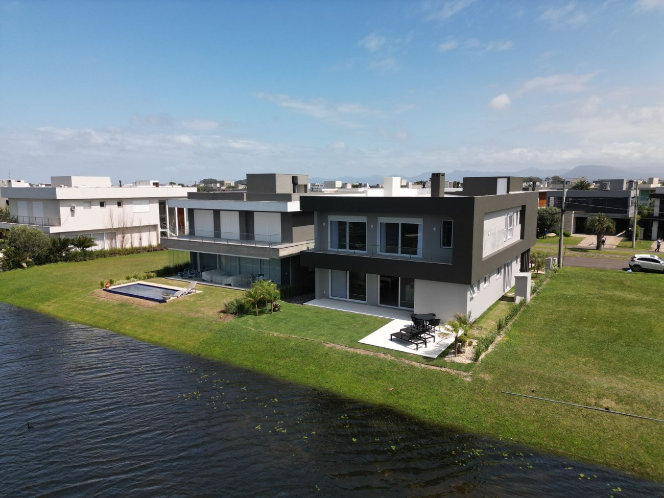 Casa de Condomínio à venda com 5 quartos, 443m² - Foto 4