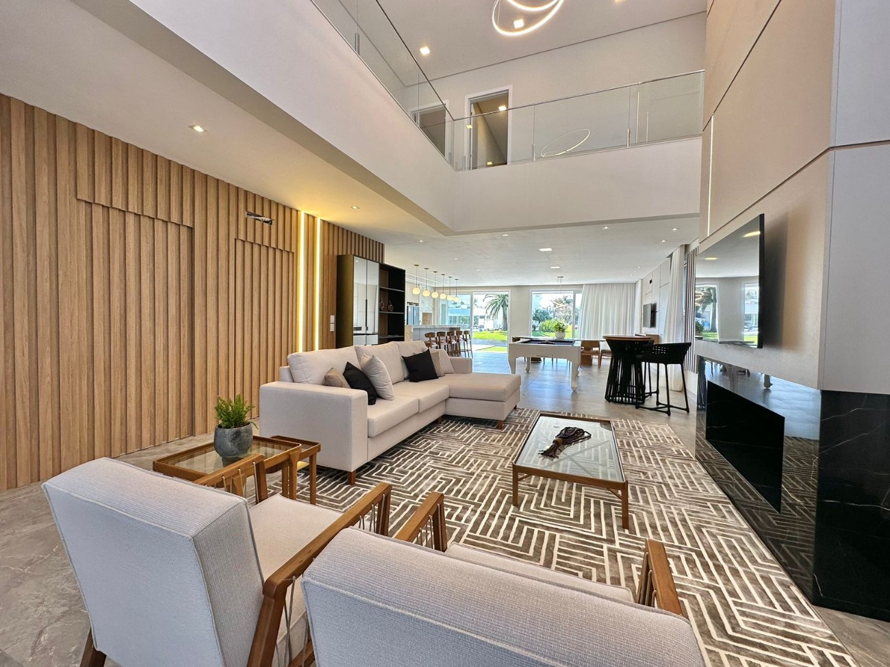 Casa de Condomínio à venda com 5 quartos, 443m² - Foto 2