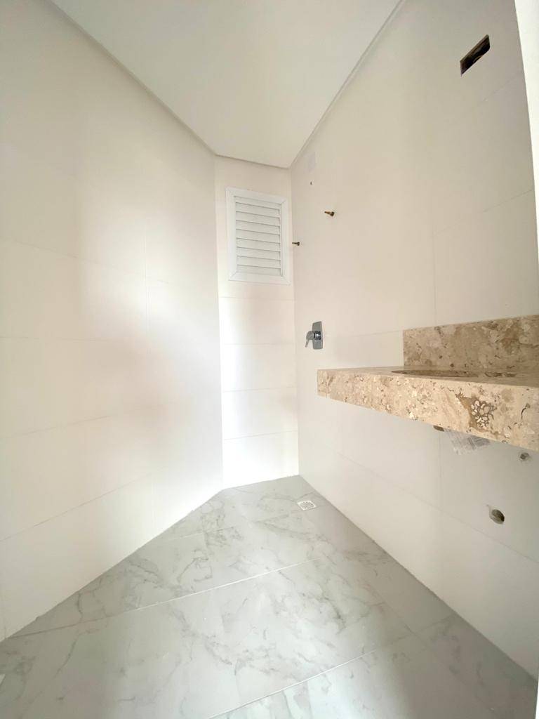 Apartamento à venda com 1 quarto, 62m² - Foto 11