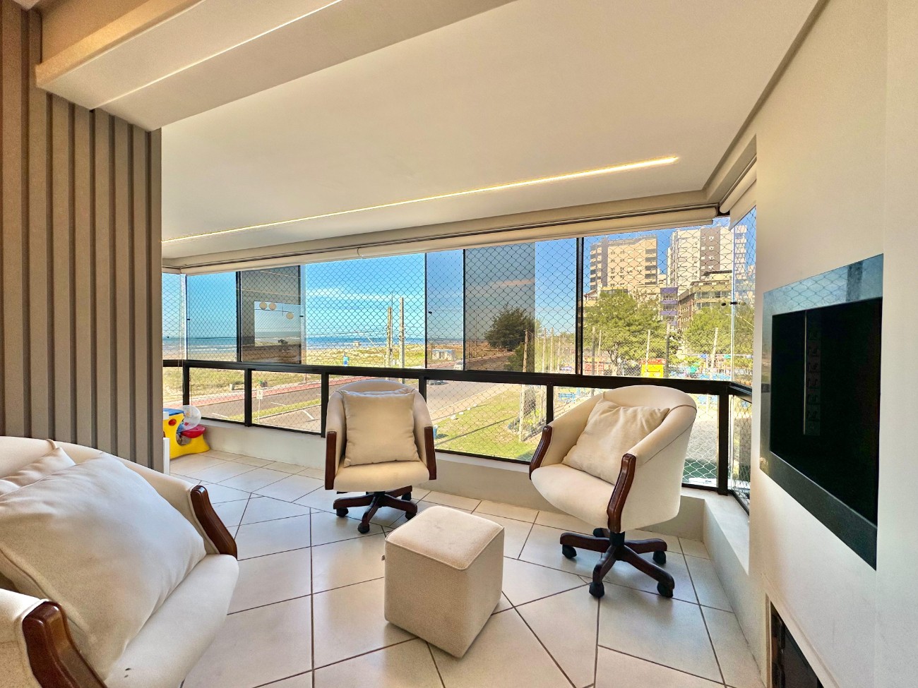 Apartamento, 3 quartos, 196 m² - Foto 3