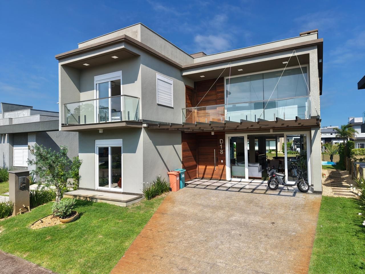 Sobrado 4 dormitórios para venda, Parque Antártica  em Capão da Canoa | Ref.: 271