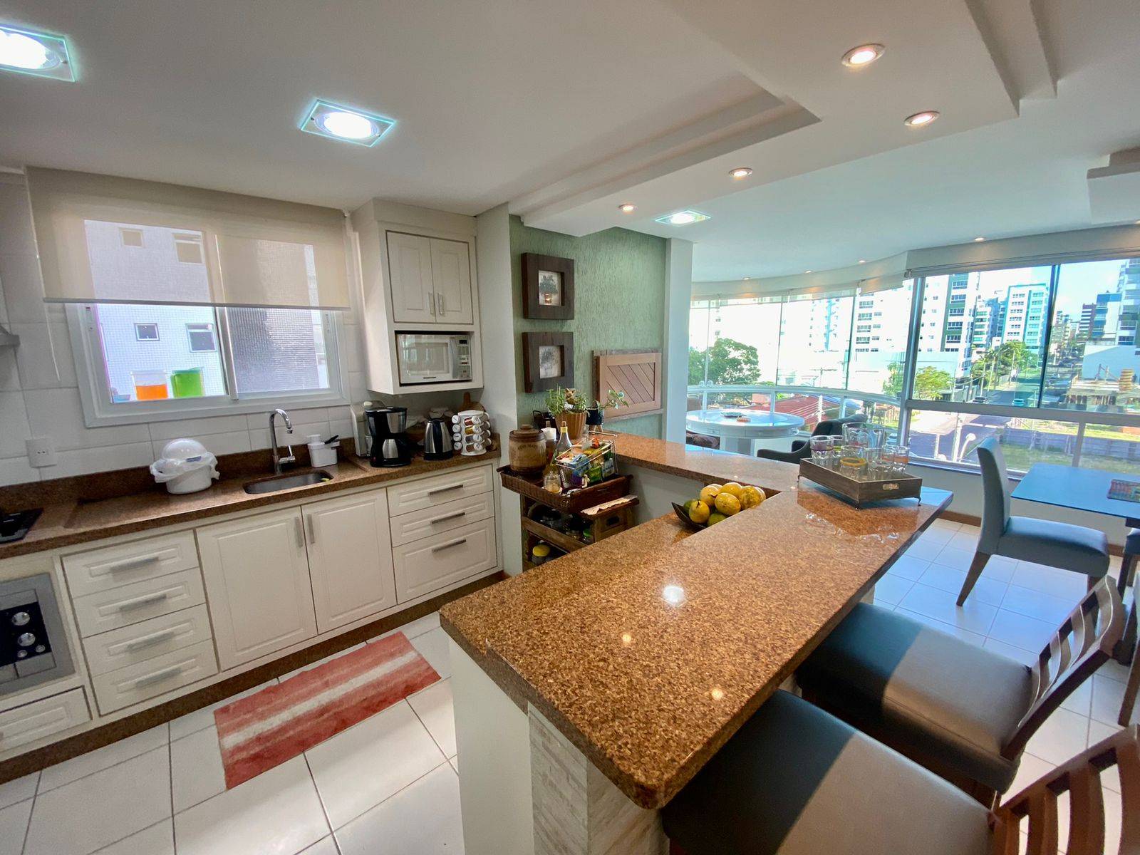 Apartamento à venda com 3 quartos, 170m² - Foto 6
