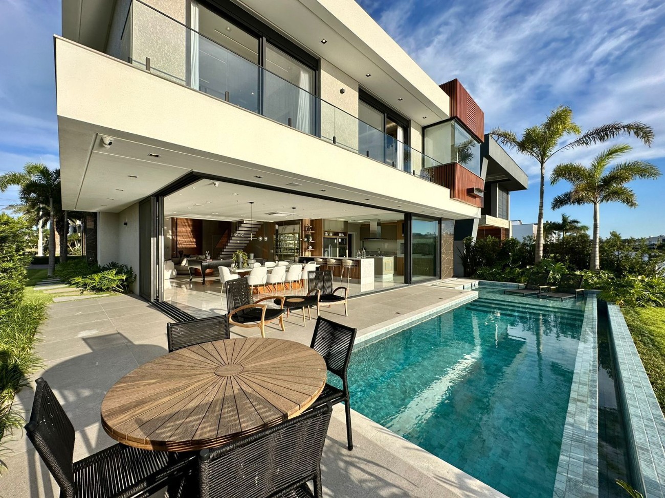 Casa de Condomínio à venda com 5 quartos, 426m² - Foto 9