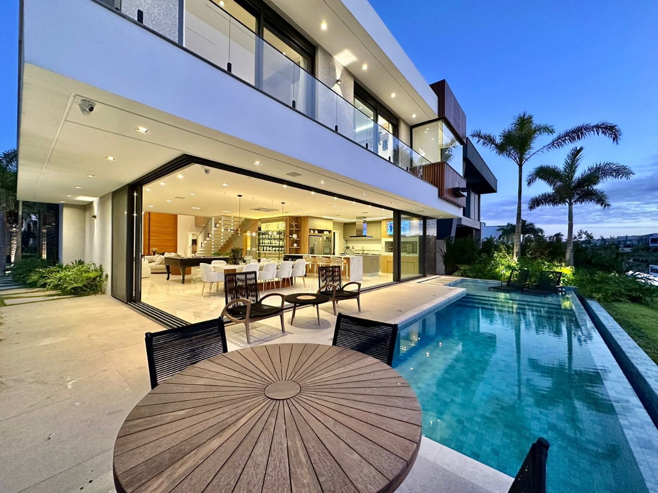 Casa de Condomínio à venda com 5 quartos, 426m² - Foto 8