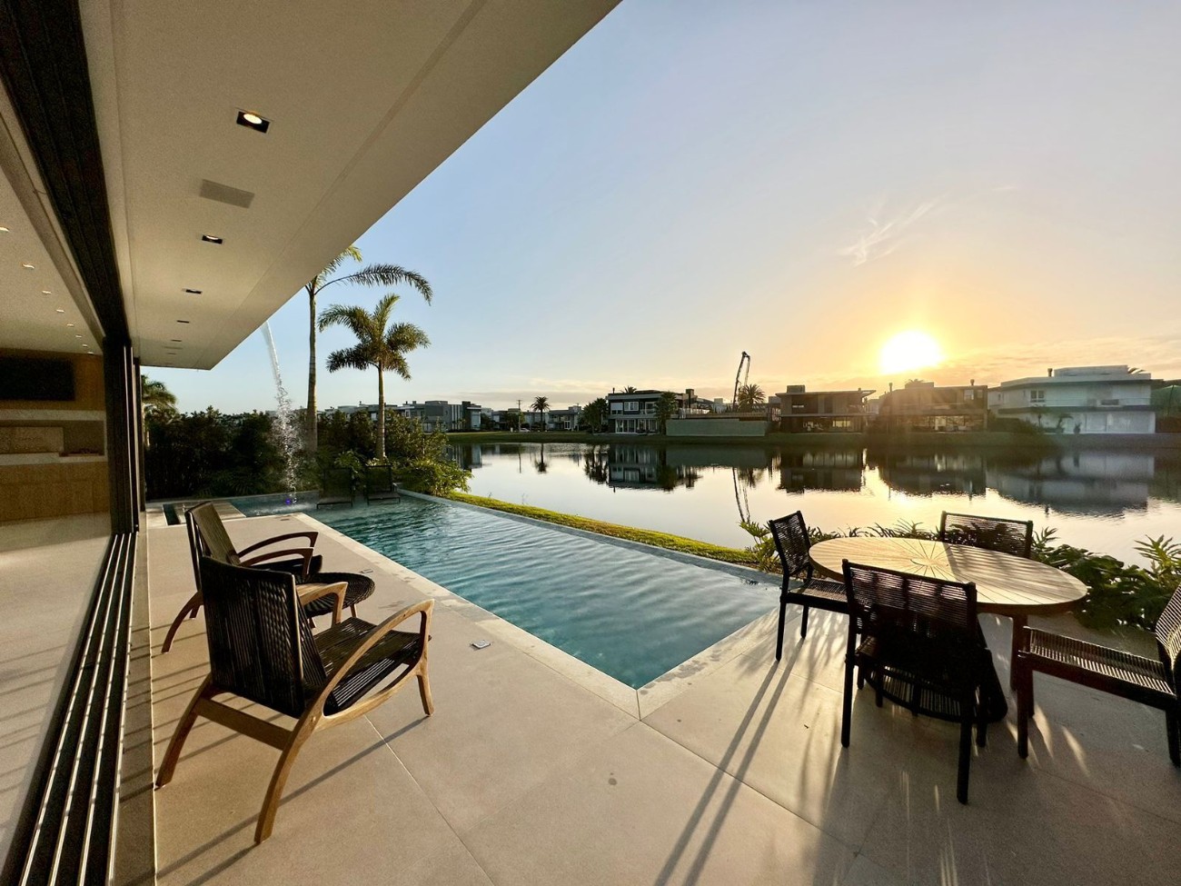 Casa de Condomínio à venda com 5 quartos, 426m² - Foto 12