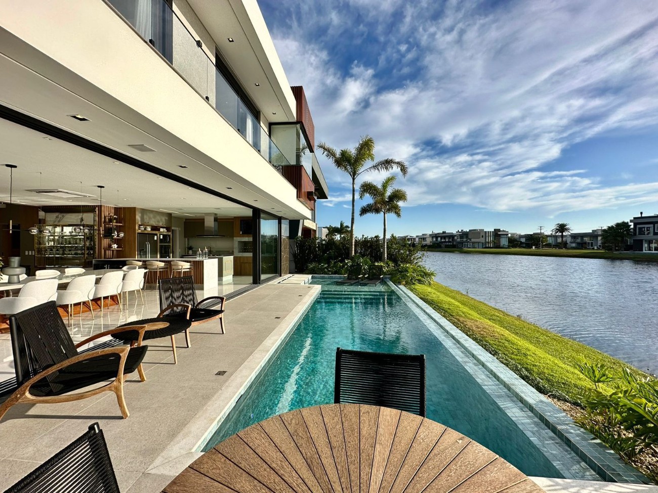 Casa de Condomínio à venda com 5 quartos, 426m² - Foto 17