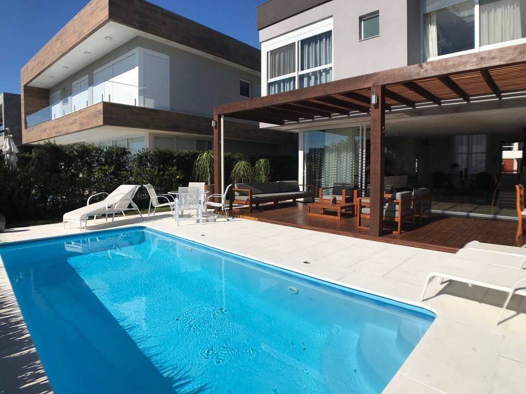 Casa de Condomínio à venda com 4 quartos, 450m² - Foto 4