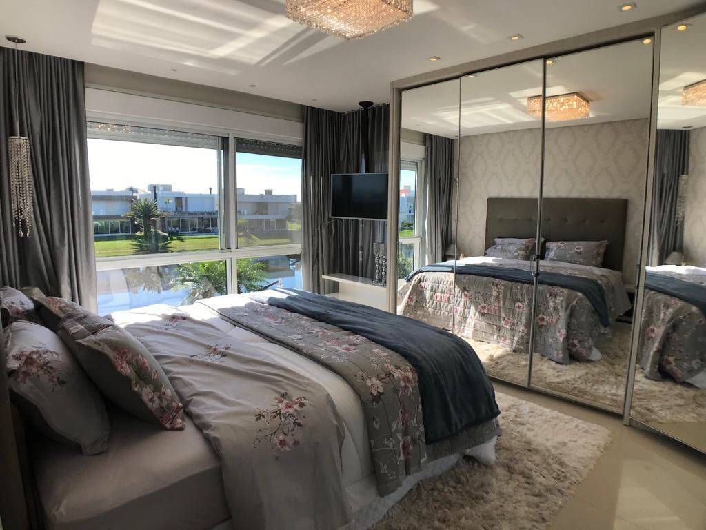 Casa de Condomínio à venda com 4 quartos, 450m² - Foto 8