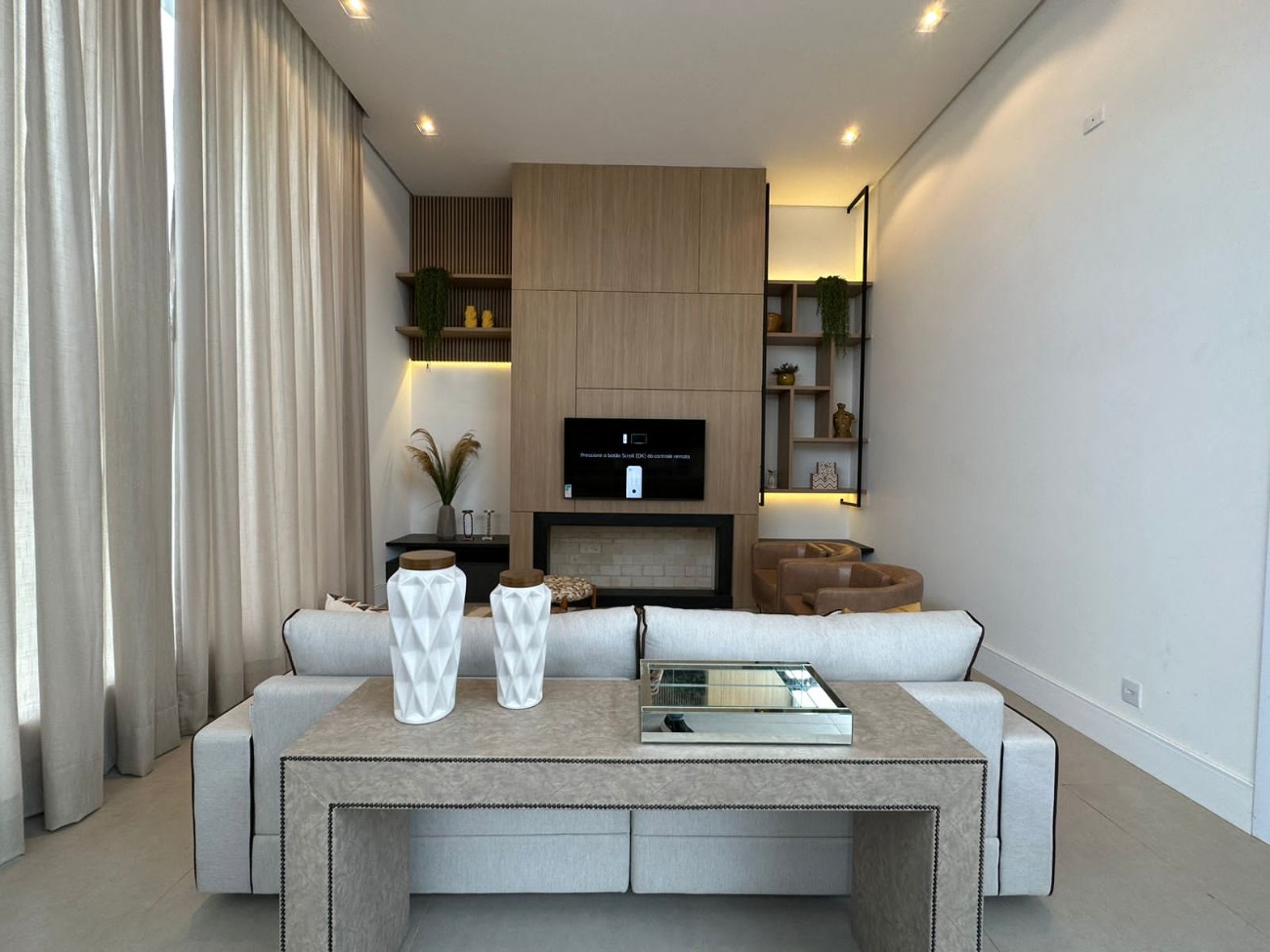 Casa de Condomínio à venda com 4 quartos, 169m² - Foto 2