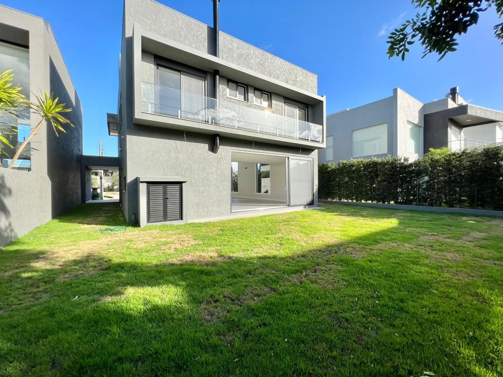 Casa de Condomínio à venda com 4 quartos, 284m² - Foto 8
