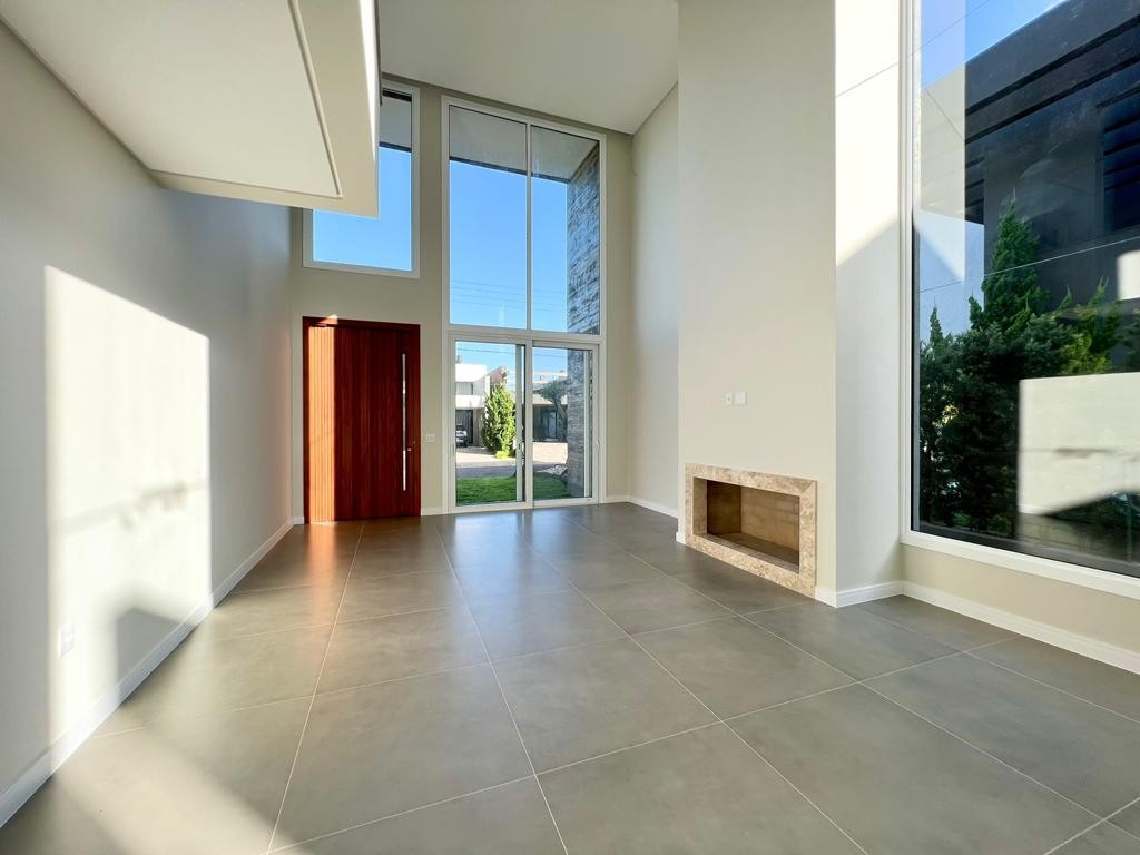 Casa de Condomínio à venda com 4 quartos, 284m² - Foto 3