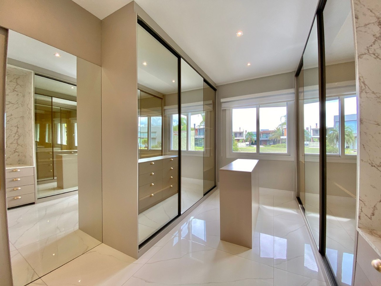 Casa de Condomínio à venda com 4 quartos, 310m² - Foto 13