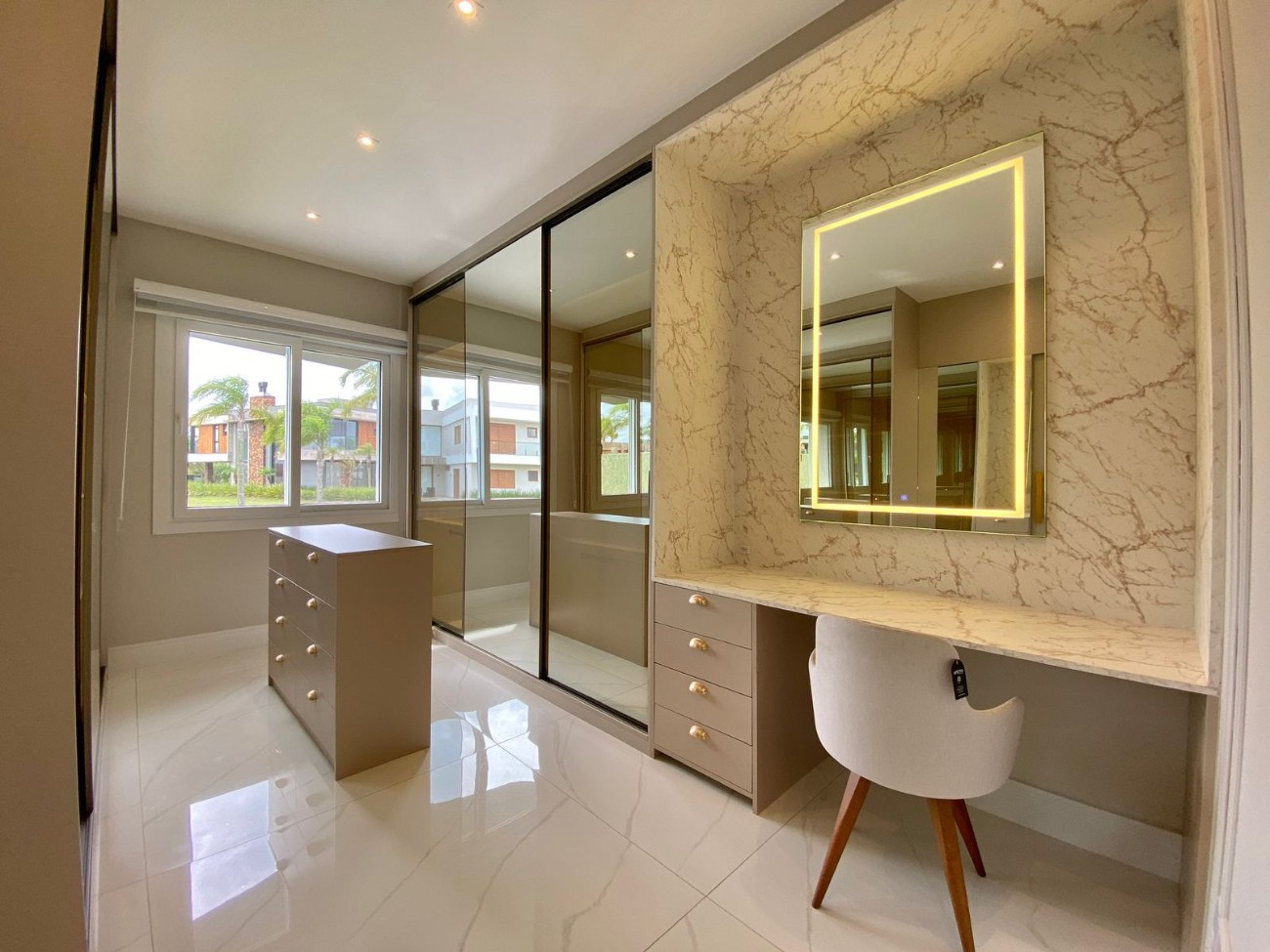 Casa de Condomínio à venda com 4 quartos, 310m² - Foto 17