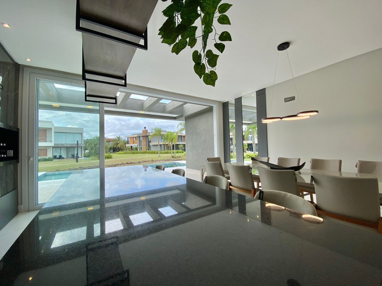 Casa de Condomínio à venda com 4 quartos, 310m² - Foto 7