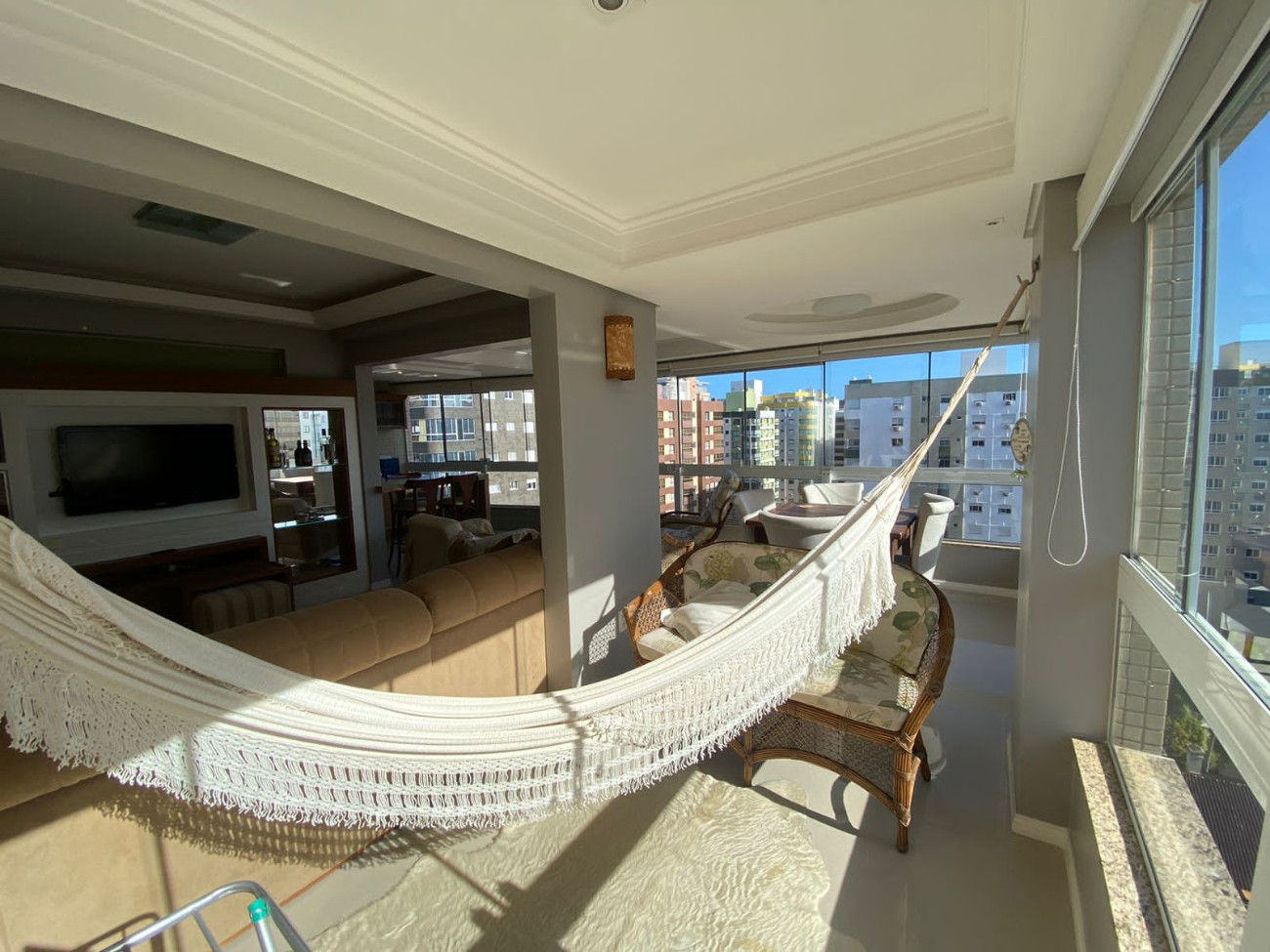 Apartamento à venda com 3 quartos, 156m² - Foto 7