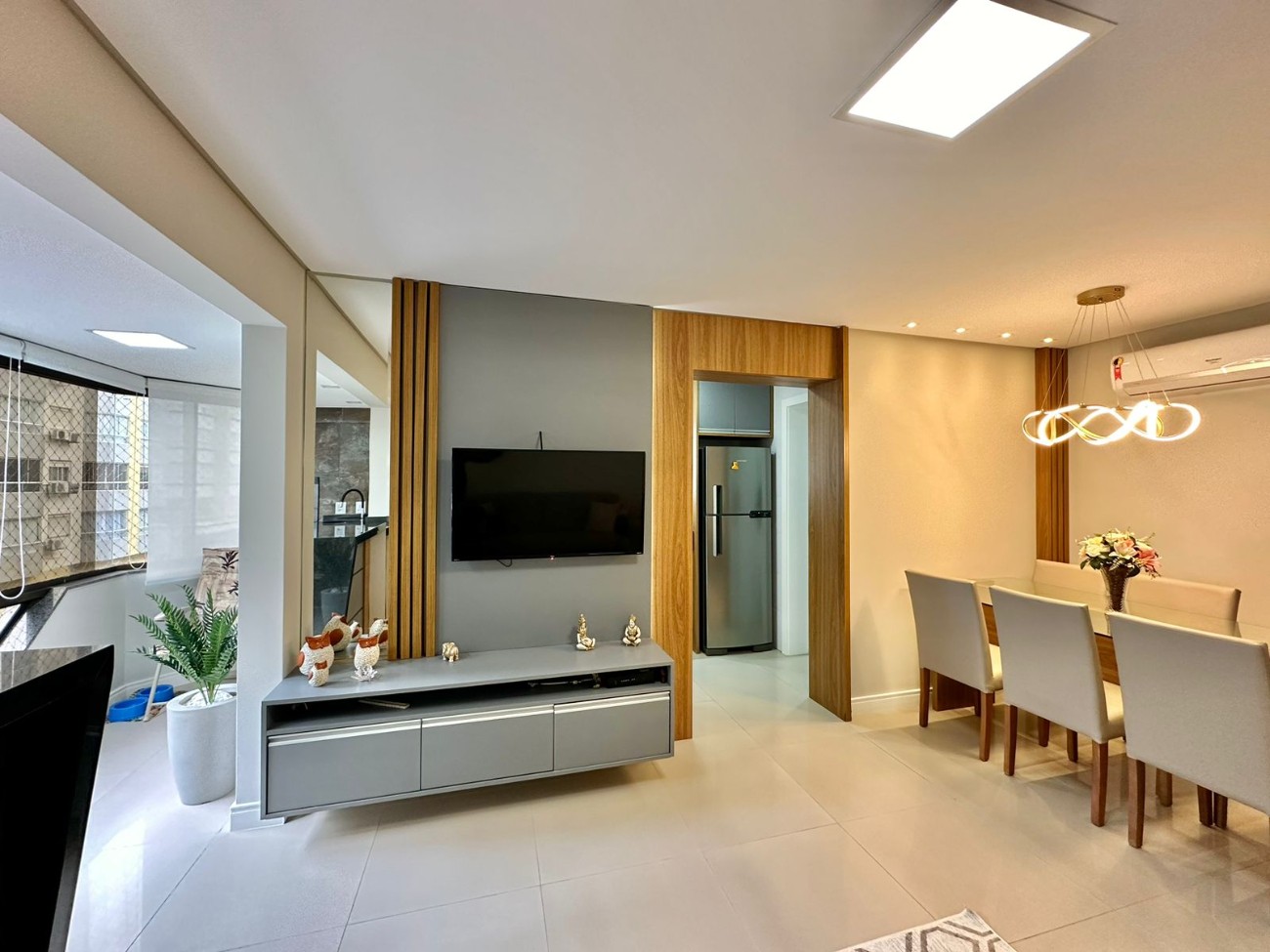Apartamento à venda com 2 quartos, 104m² - Foto 3