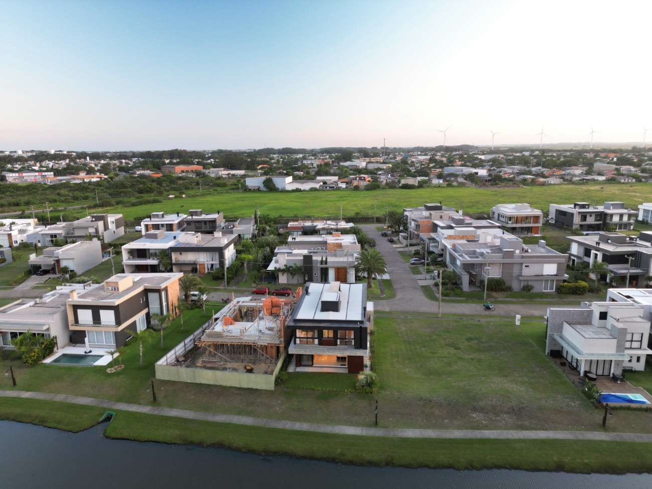 Casa de Condomínio à venda com 5 quartos, 320m² - Foto 9