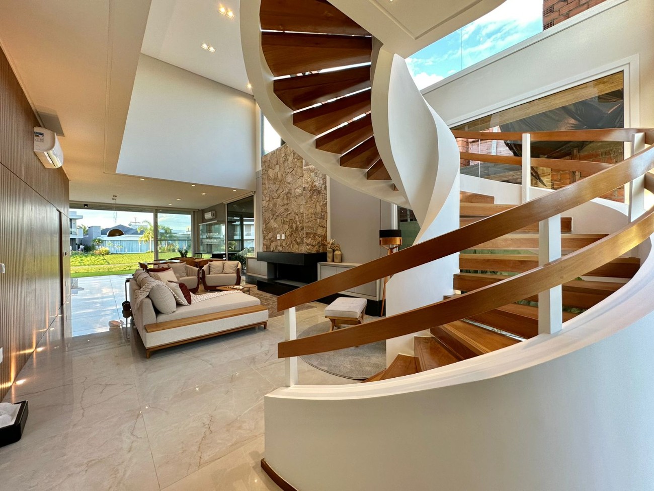 Casa de Condomínio à venda com 5 quartos, 320m² - Foto 4