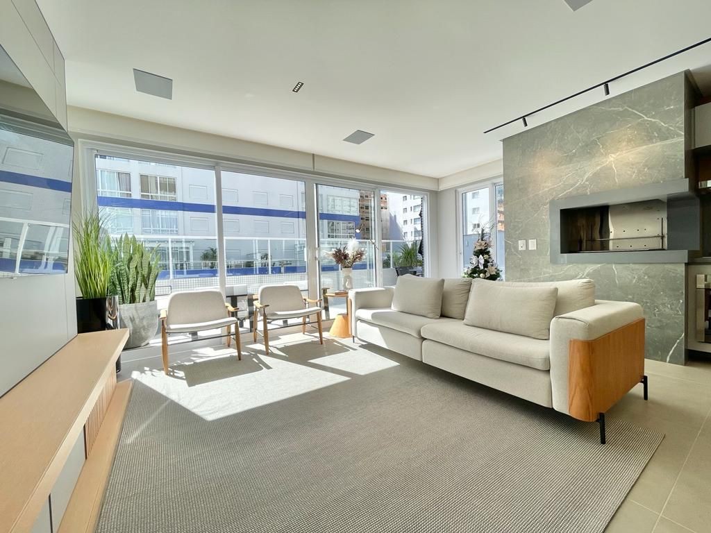 Apartamento, 3 quartos, 202 m² - Foto 2