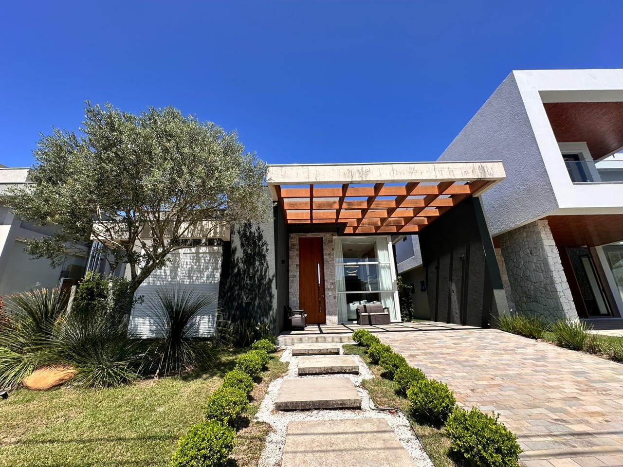 Casa em Condomínio 4 dormitórios à venda emParque Antártica  Capão da Canoa | Ref.: 5630