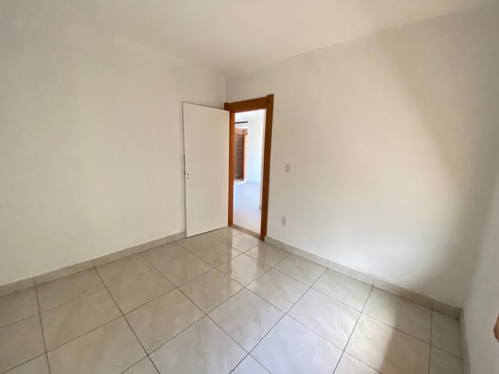 Casa à venda com 2 quartos, 60m² - Foto 7