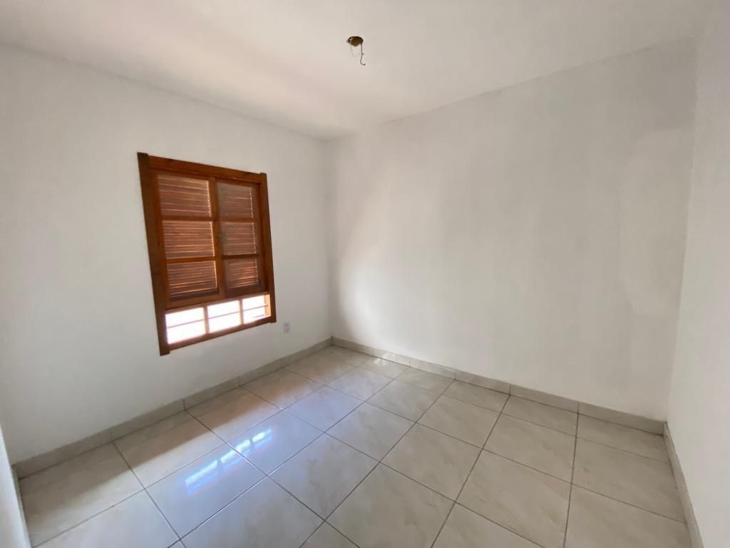 Casa à venda com 2 quartos, 60m² - Foto 8