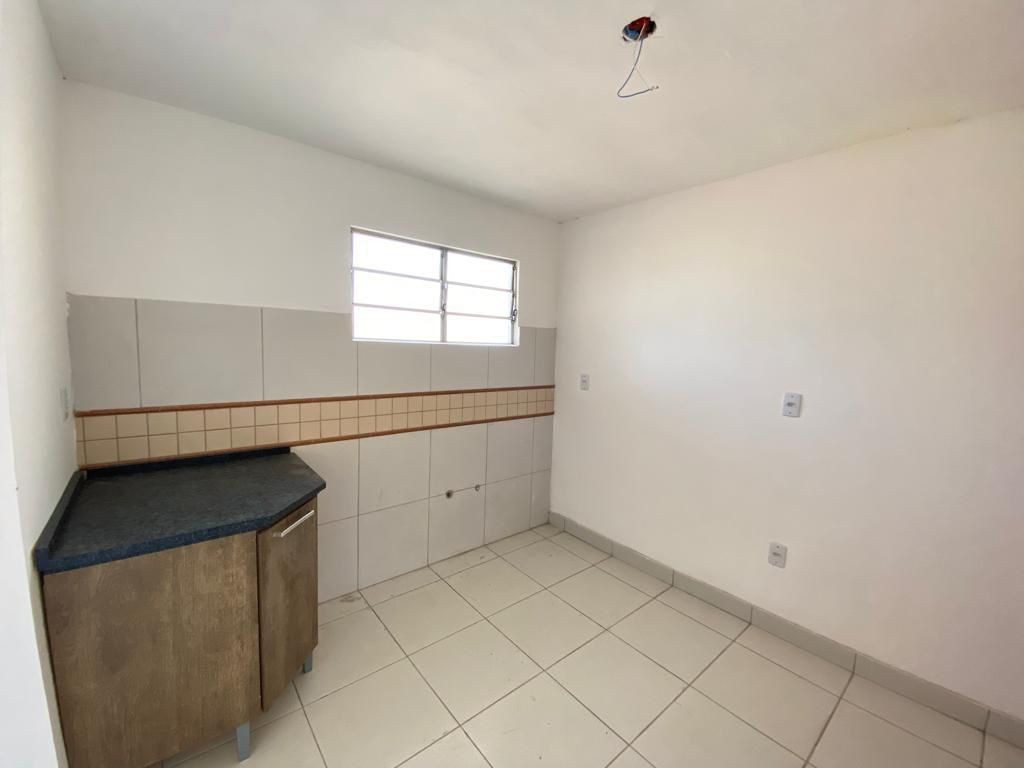 Casa à venda com 2 quartos, 60m² - Foto 9