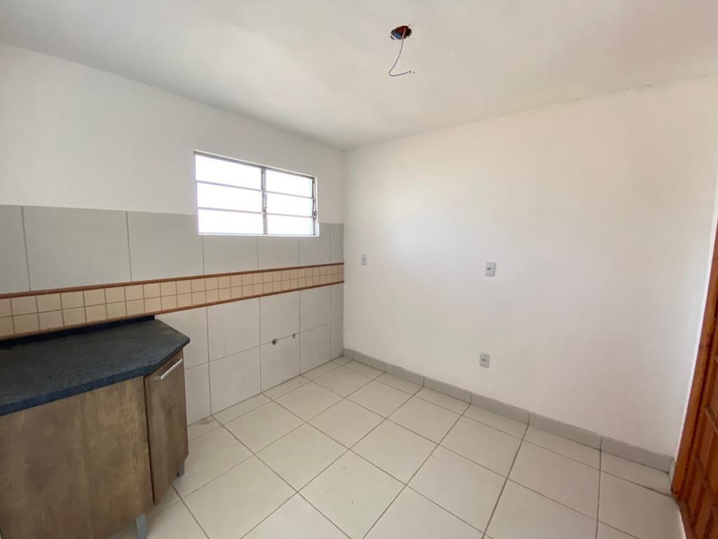 Casa à venda com 2 quartos, 60m² - Foto 12