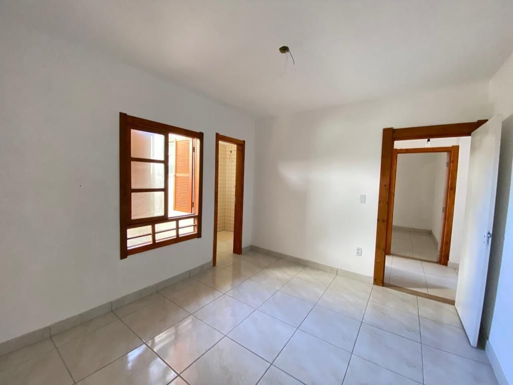 Casa à venda com 2 quartos, 60m² - Foto 4