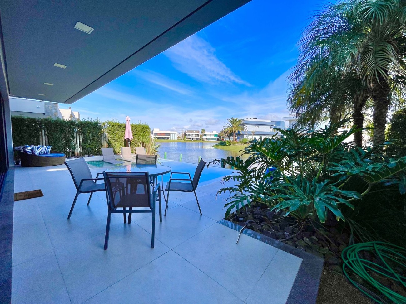 Casa de Condomínio à venda com 5 quartos, 409m² - Foto 5