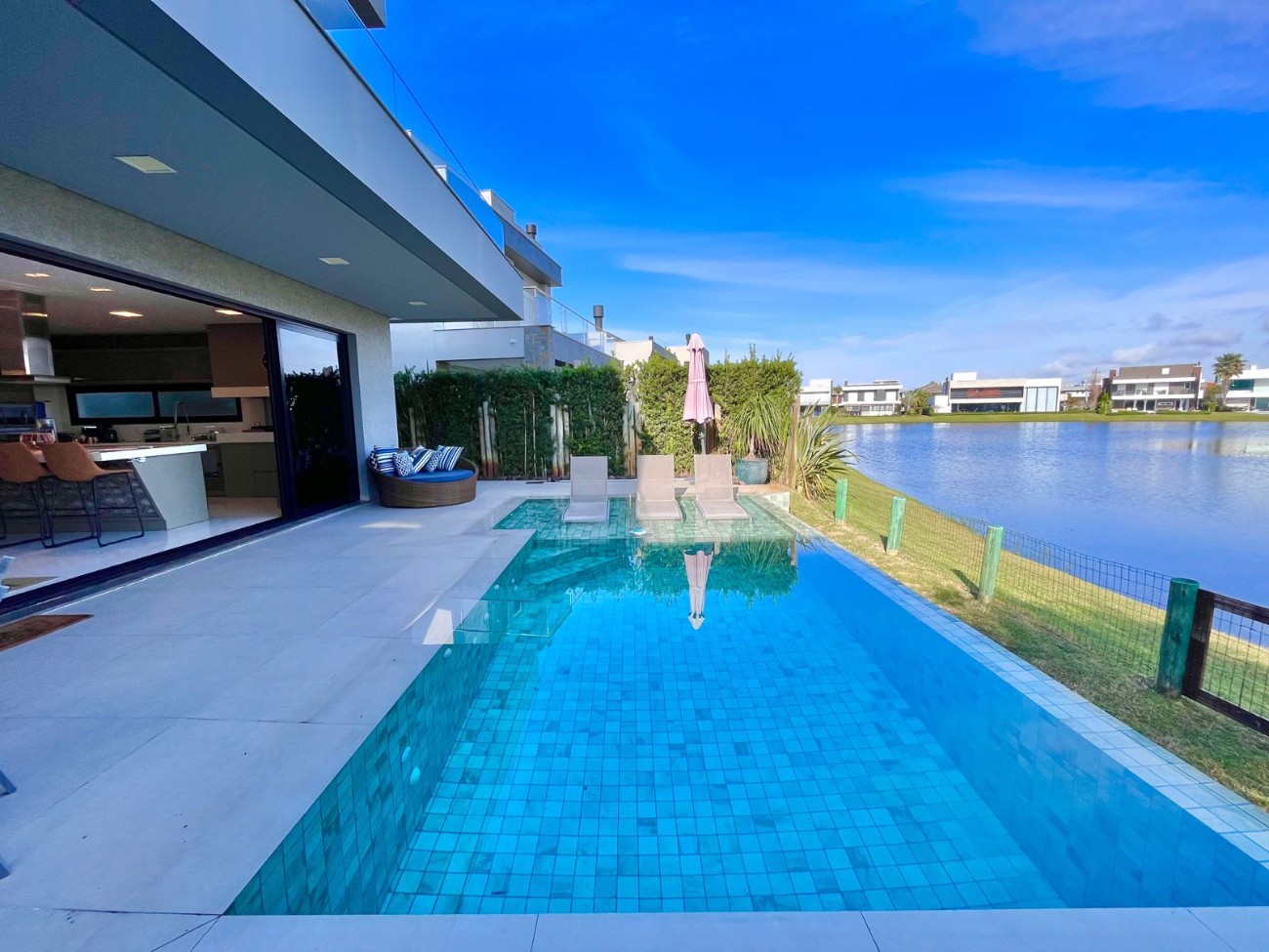 Casa de Condomínio à venda com 5 quartos, 409m² - Foto 6