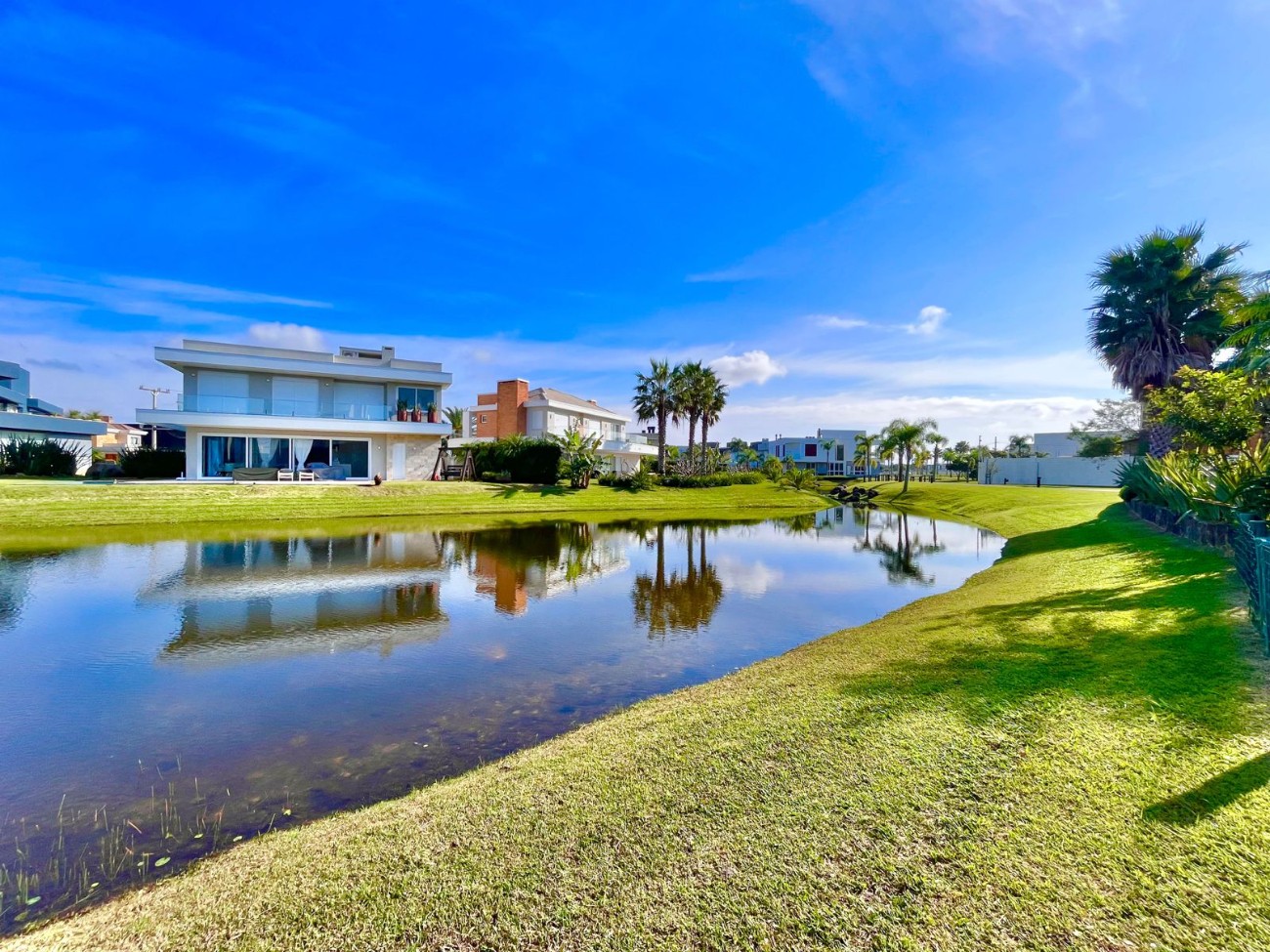 Casa de Condomínio à venda com 5 quartos, 409m² - Foto 9