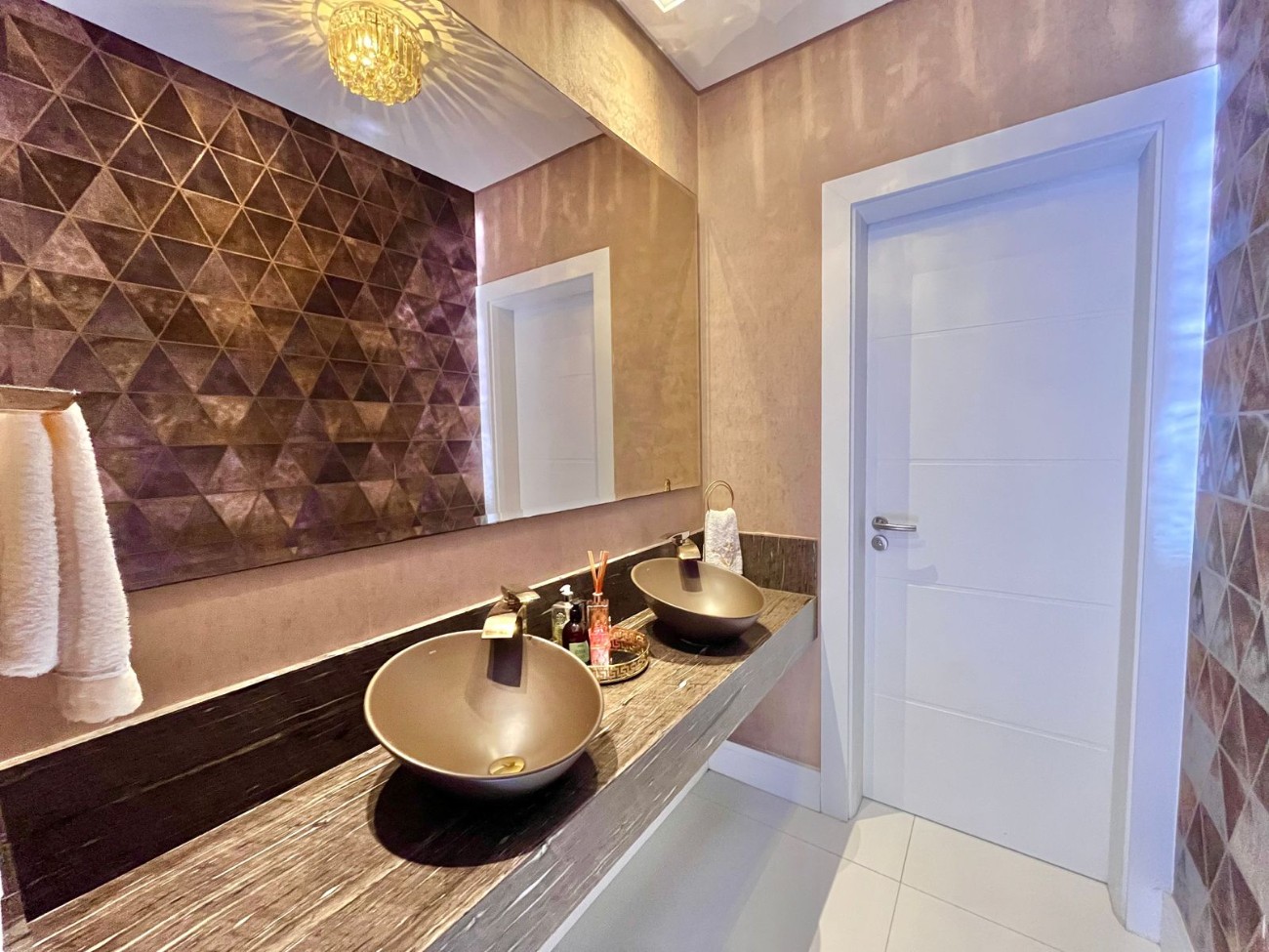 Casa de Condomínio à venda com 5 quartos, 409m² - Foto 17