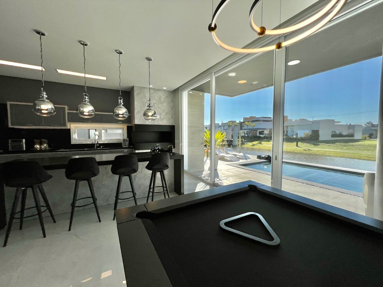 Casa de Condomínio à venda com 4 quartos, 339m² - Foto 3