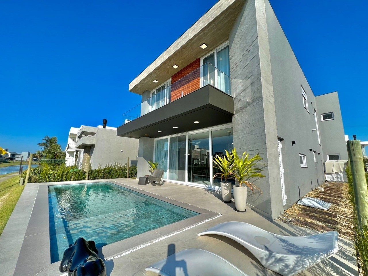 Casa de Condomínio à venda com 4 quartos, 339m² - Foto 4