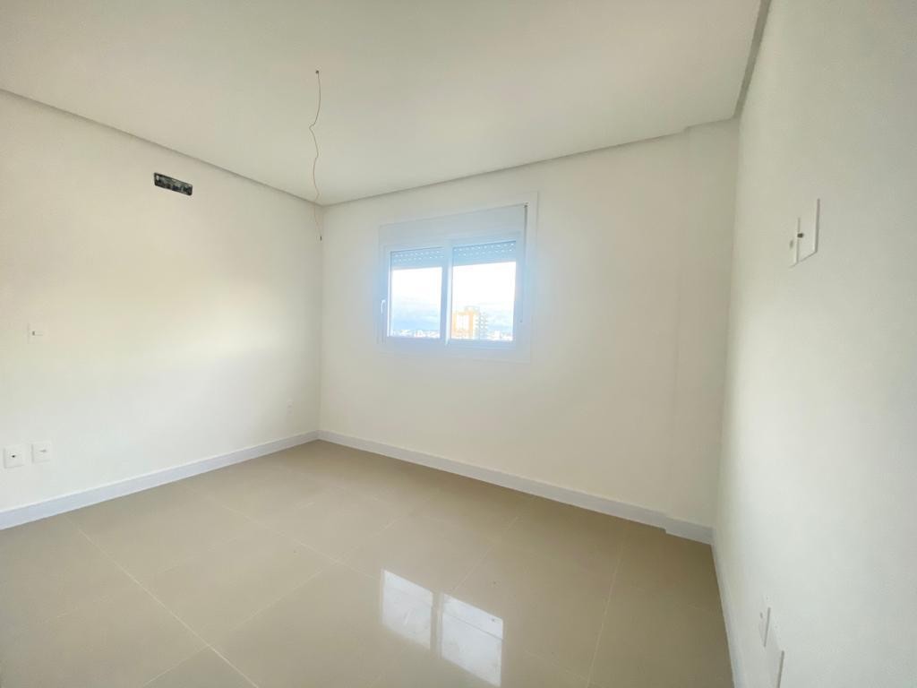 Apartamento à venda com 3 quartos, 112m² - Foto 9
