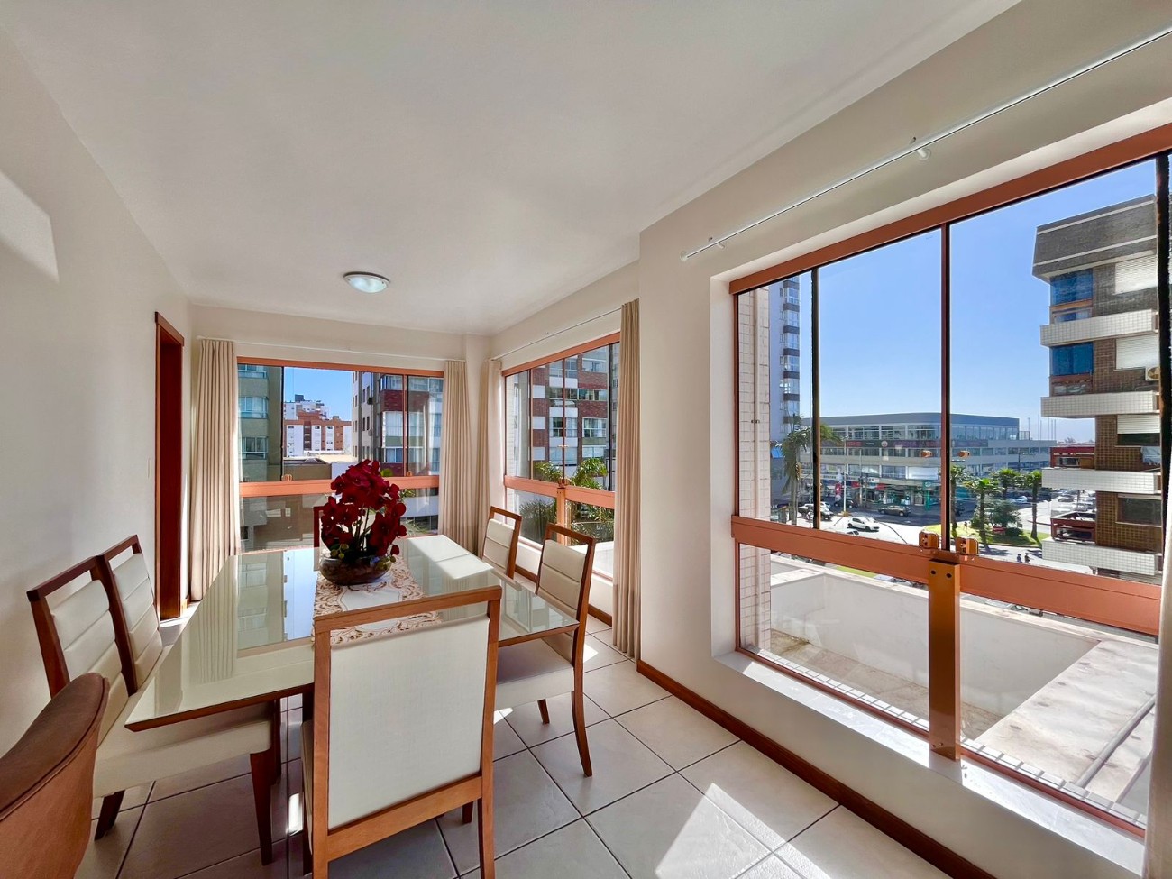 Apartamento à venda com 2 quartos, 111m² - Foto 3