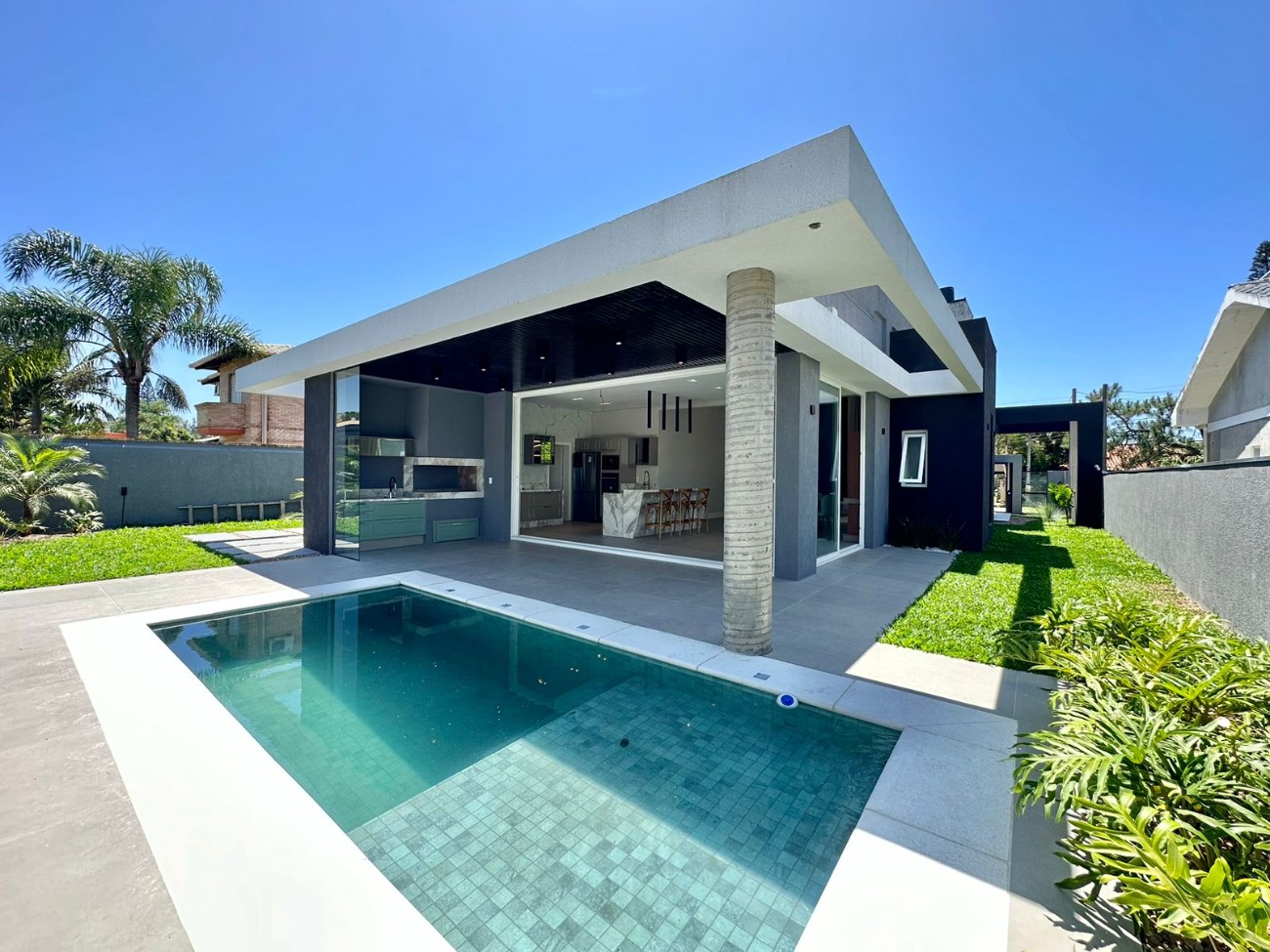 Casa, 3 quartos, 241 m² - Foto 3