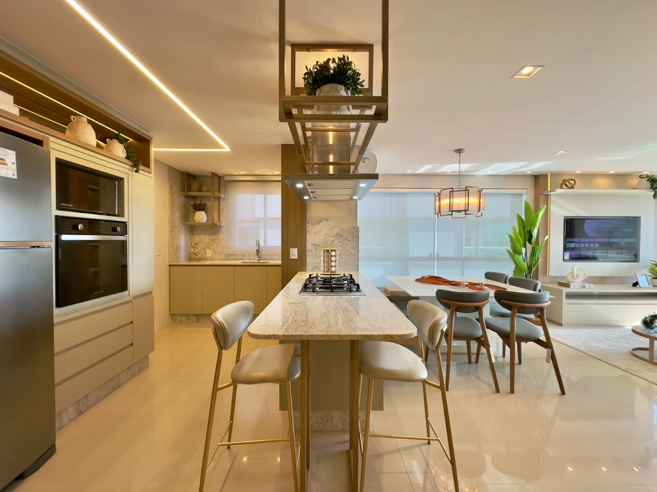 Apartamento à venda com 3 quartos, 181m² - Foto 7