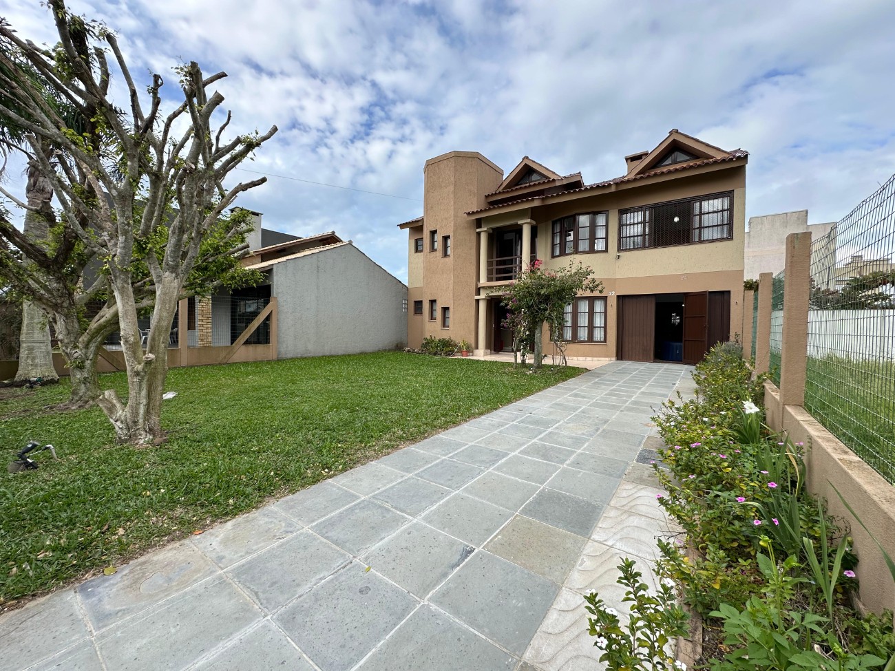 Sobrado 4 dormitórios à venda emcentro Xangri-lá | Ref.: 8921