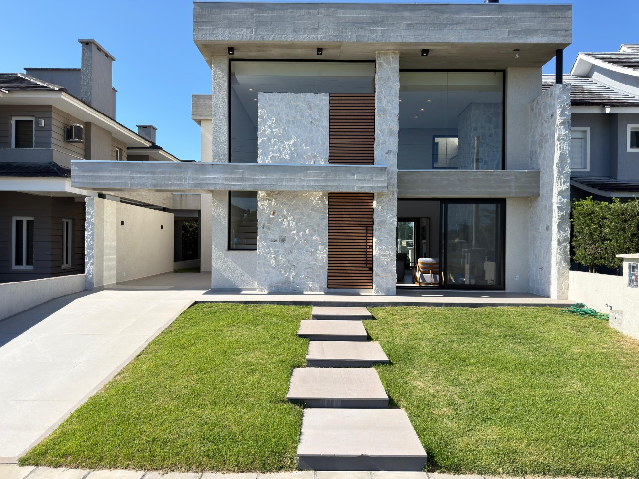 Casa em Condomínio 5 dormitórios à venda emZona Nova Capão da Canoa | Ref.: 9461